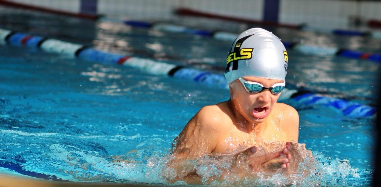 Rebels race-day gala highlight image