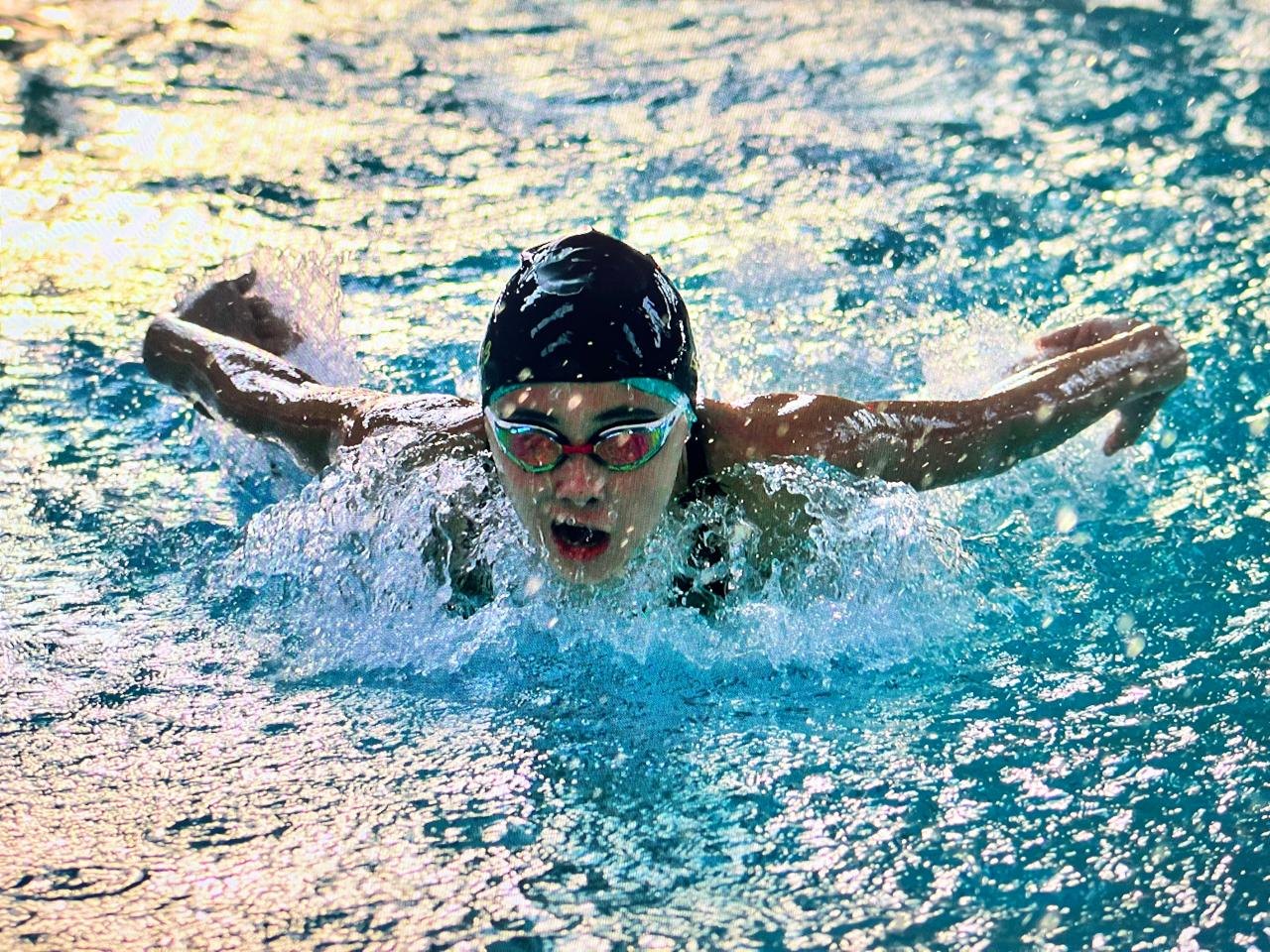 Rebels race-day gala highlight image